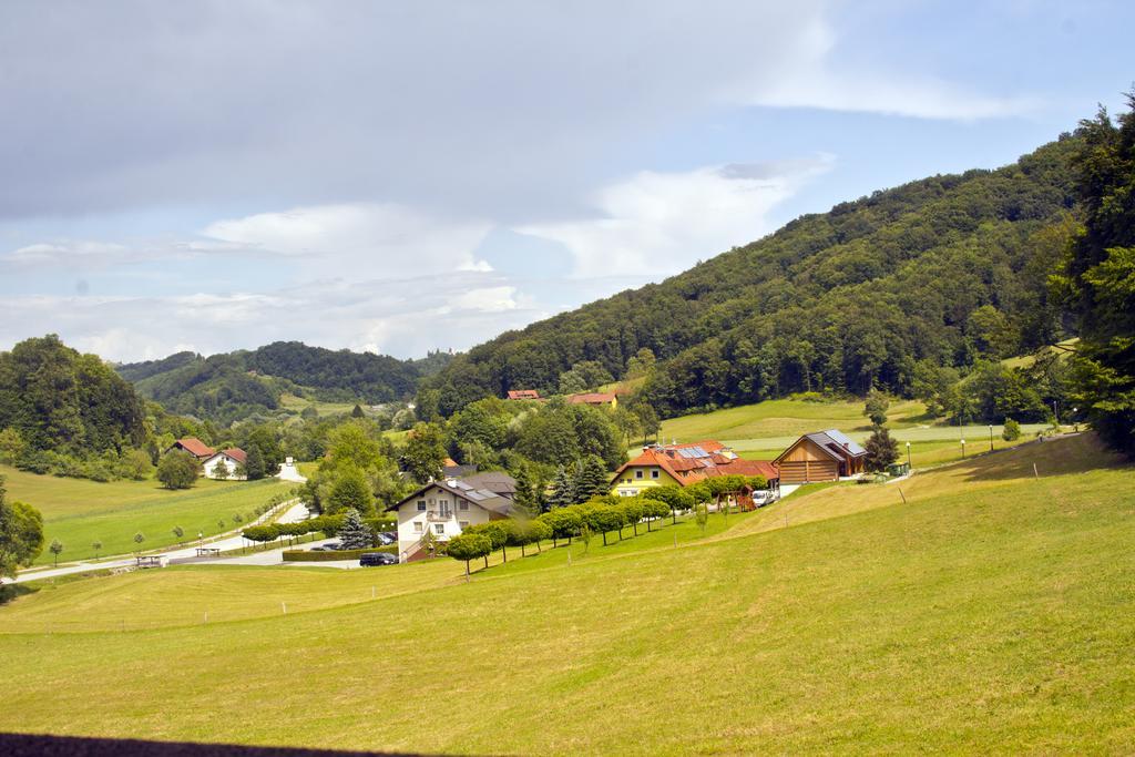 Villa Tourist Farm Mraz Podcetrtek Esterno foto